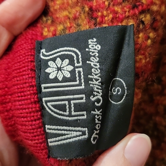 Vintage Vals Norsk Strikkedesign red/black/gold Pure New Wool Cardigan Sweater - Picture 9 of 11